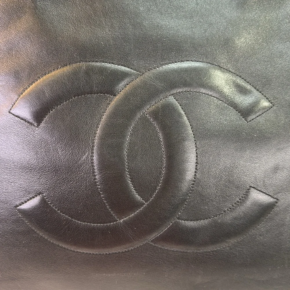 CHANEL CC XL Calfskin Tote With Chunky 24K Goldplated Chain #2 1991-94 COA - Picture 4 of 17